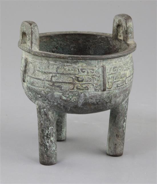 A small Chinese archaistic bronze vessel, Ding, early Western Zhou dynasty style, 12.5cm high
